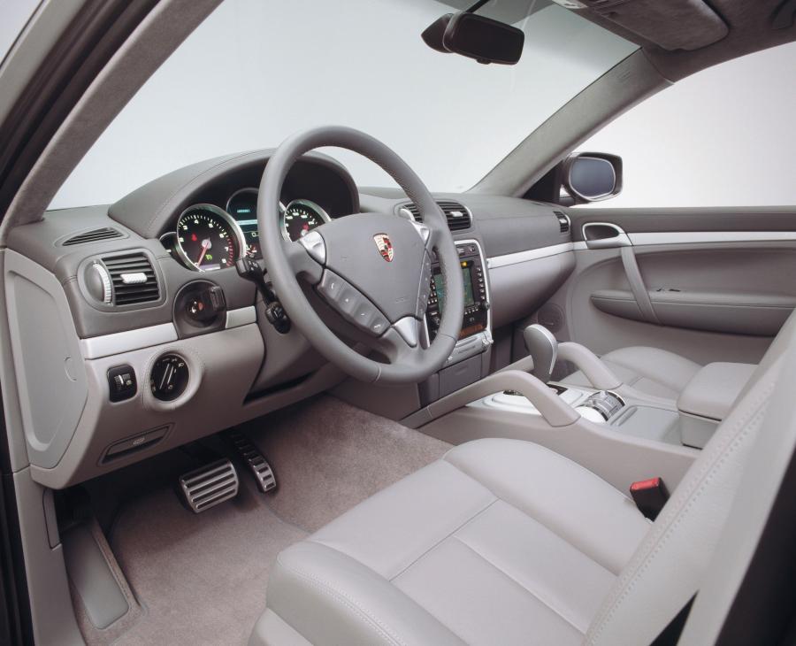  Porsche Cayenne Turbo 2007 года  (фото 15 из 43)